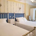 Des Xii Apotres & De La Cle Des Champs Отель 2*