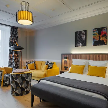 Hotel Des Xii Apotres & De La Cle Des Champs 2*